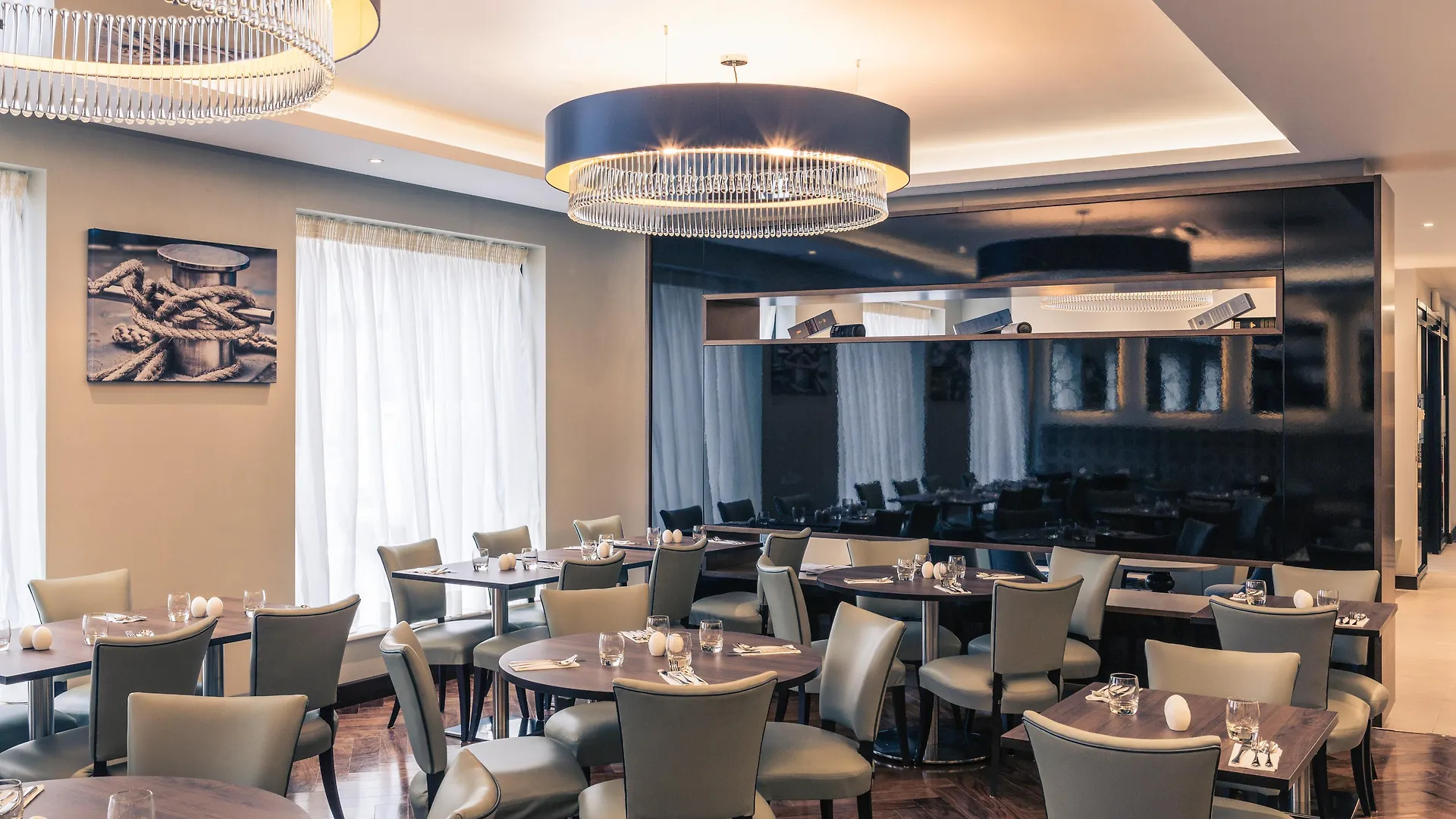 Mercure Edinburgh Haymarket 4*,